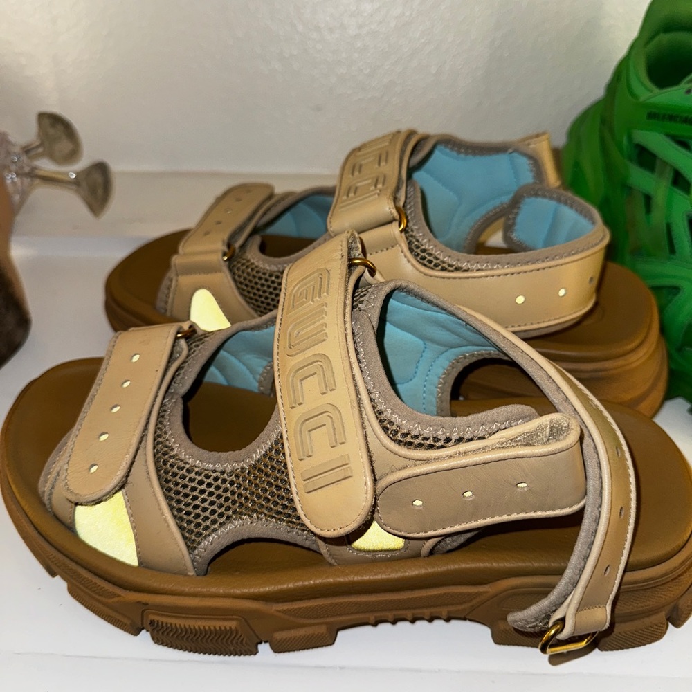 Authentic Gucci Aguru Leather/Mesh Sandals in Tan W Sz42-43